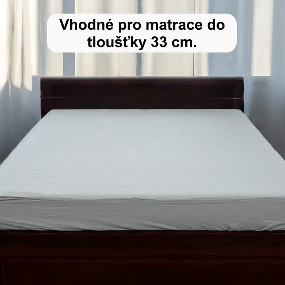 prosteradlo-na-posteli-natazene