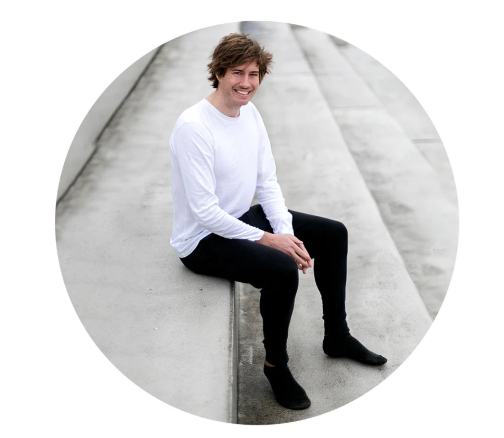 Sezení v klidu jako součást přirozeného uzemnění a vnitřní rovnováhy